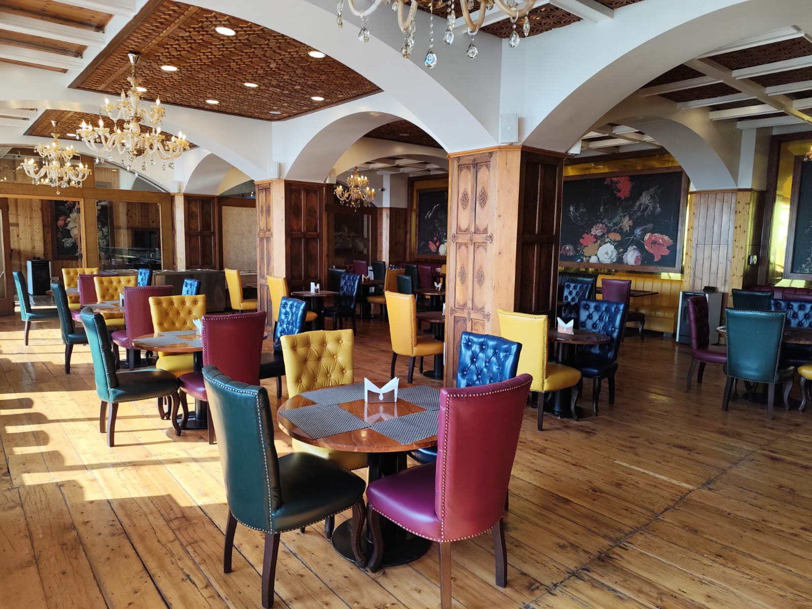 Kolahoi Restaurant Kongdori